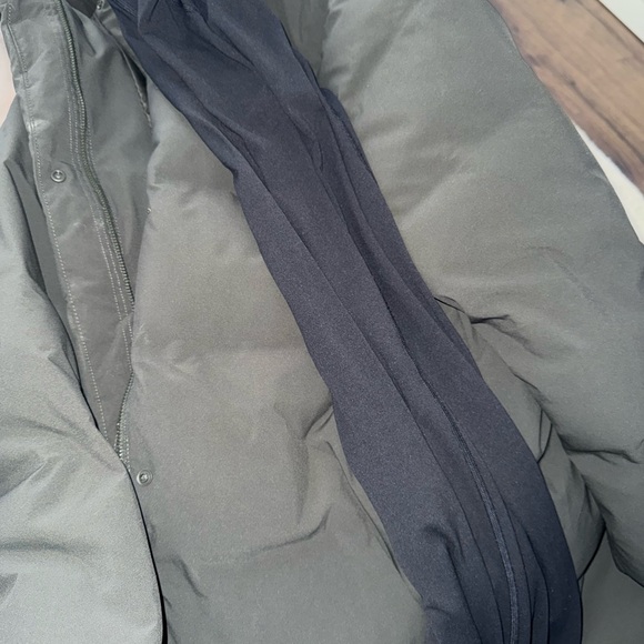 Uniqlo seamless down long parka - Picture 11 of 11